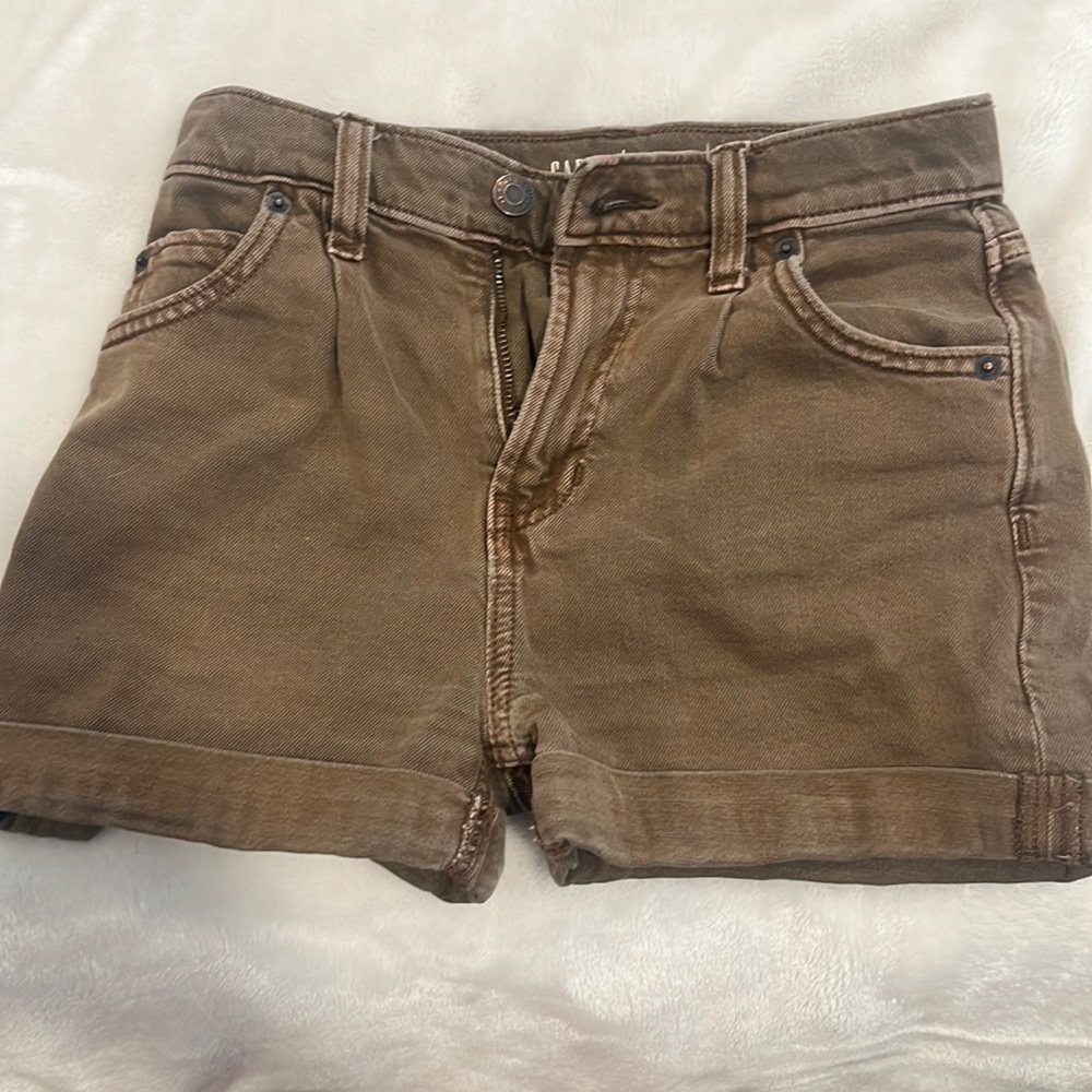 These brown shorts are size 12 and yeh brand of them is GAP